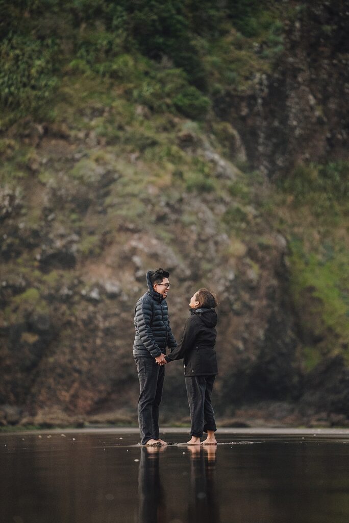 piha beach surprise proposal engagement photographer