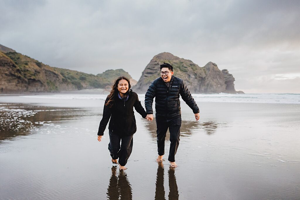 piha beach surprise proposal engagement photographer